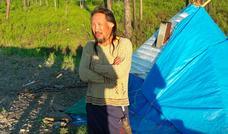 videoblogging-shaman-walks-to-moscow-to-exorcise-putin