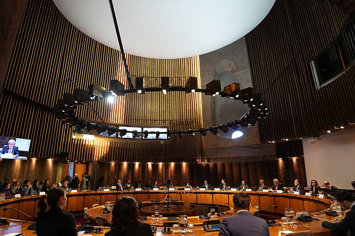 The frontiers of economic thinking and their implications for regional development are examined at ECLAC