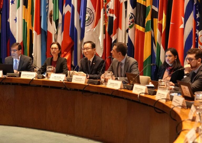 Digital inclusion must be at the center of the region’s inclusive social development agendas, ECLAC warns