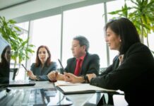 Who governs those who manage capital?