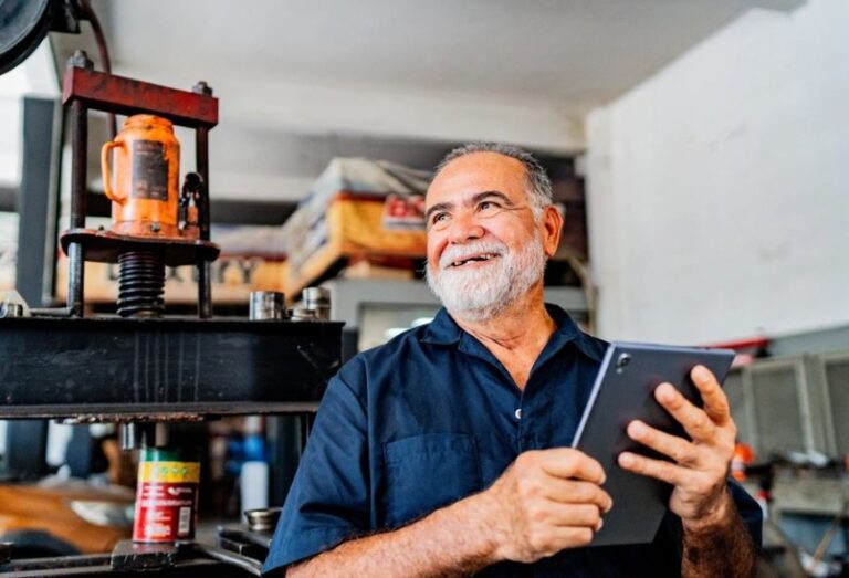 IDB Invest finances Rentek to expand access to industrial and technology equipment in Colombia